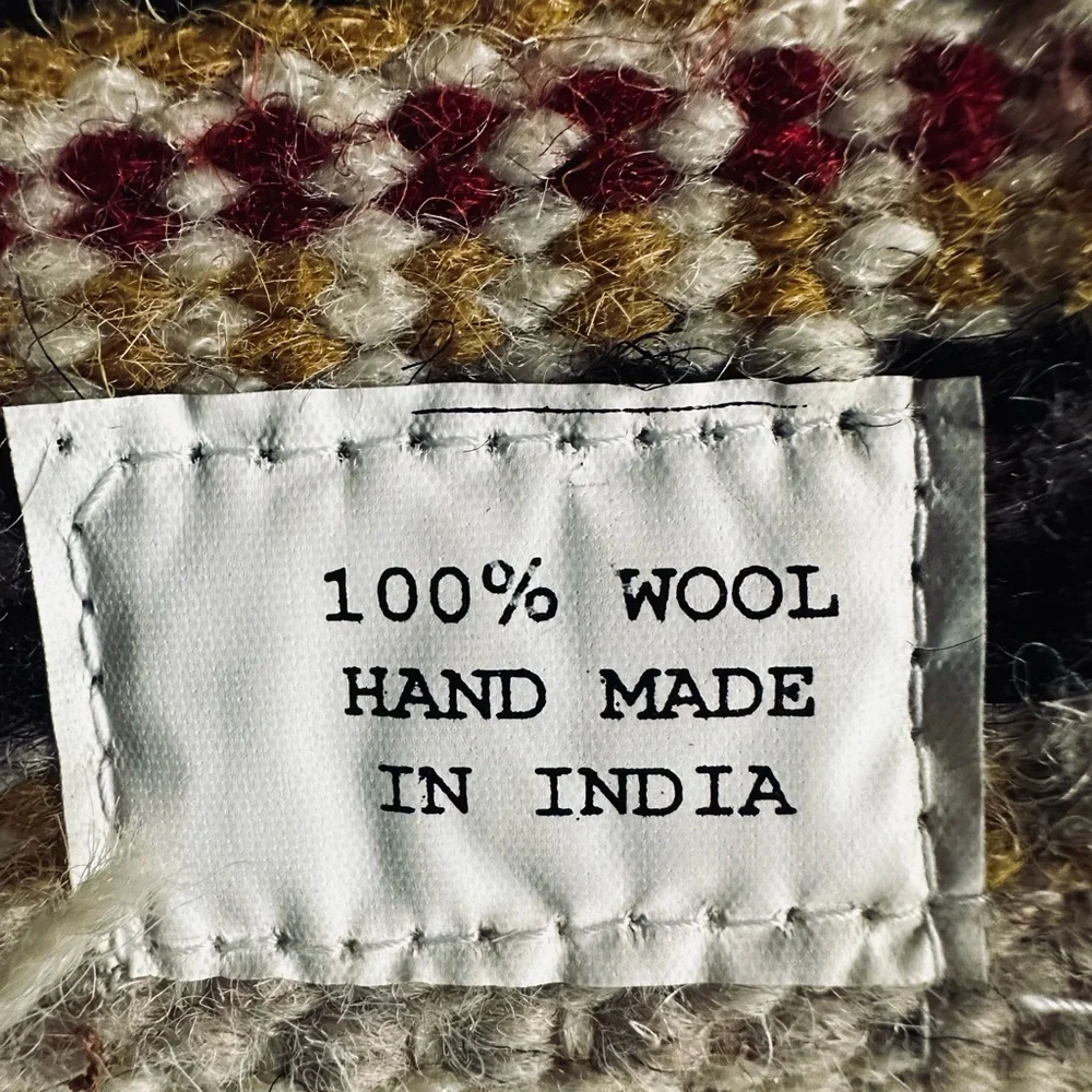 Handwoven Southwestern Tribal Style Mat with Fringe Made in India - Picture 2 of 5